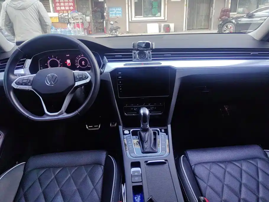 Volkswagen Magotan PHEV — миниатюра 12