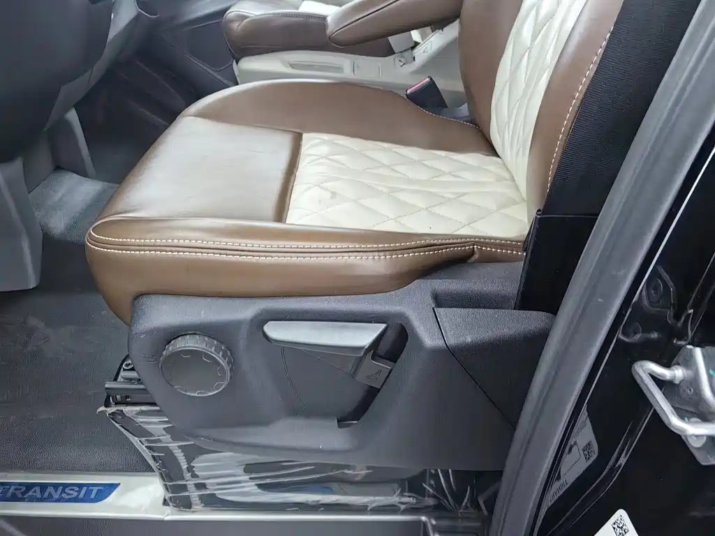 Ford Transit — миниатюра 20