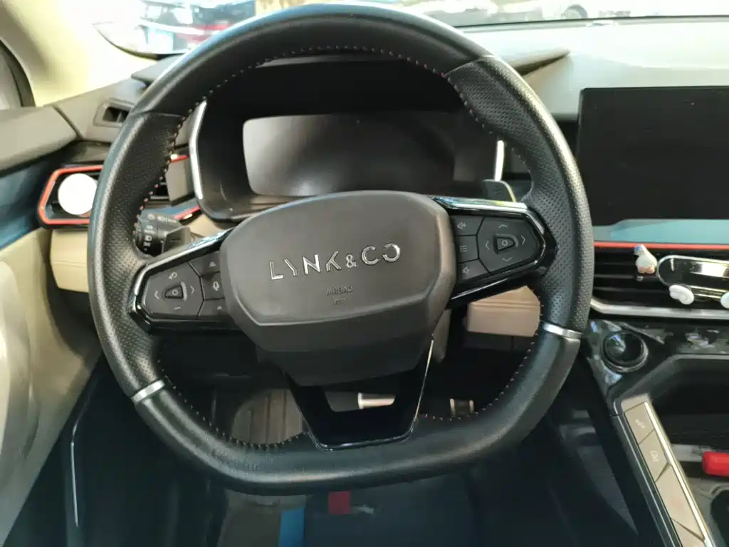 Lynk & Co 06 — миниатюра 11