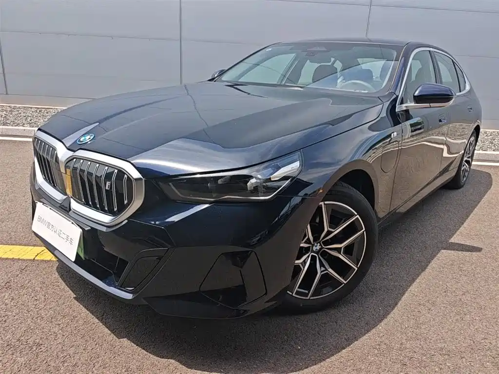 BMW i5