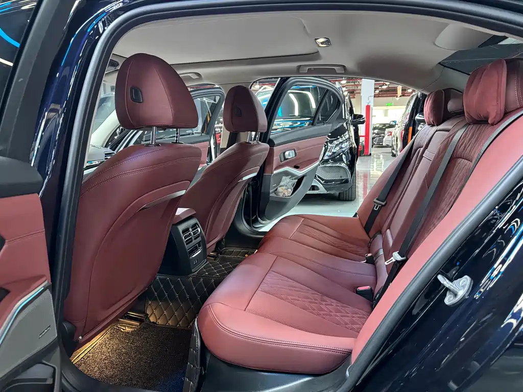 BMW 3 Series — миниатюра 8