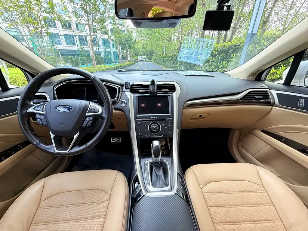 Ford Mondeo — миниатюра 7
