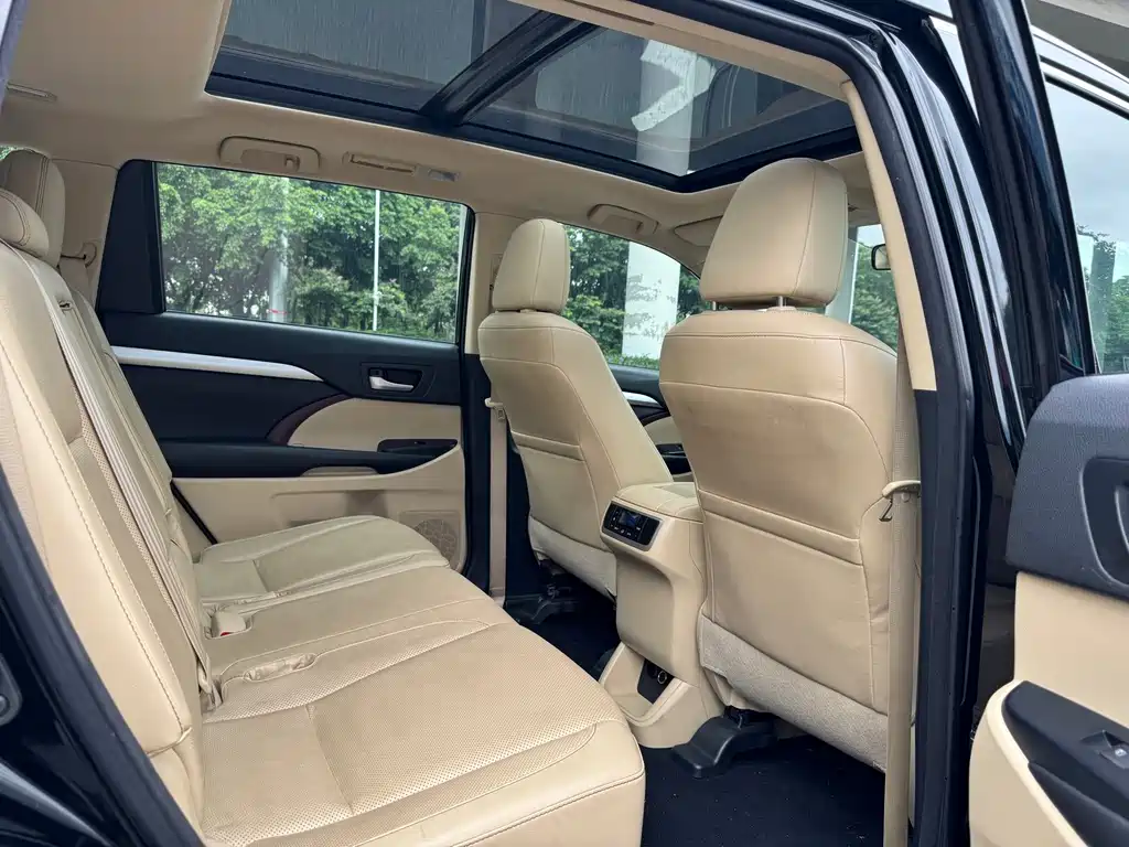 Toyota Highlander — миниатюра 9
