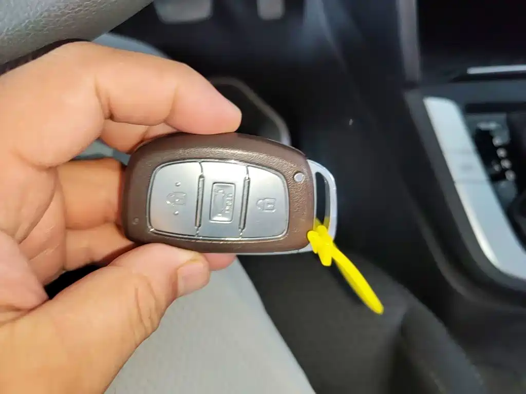 Hyundai Elantra — миниатюра 9