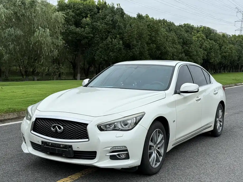 Infiniti Q50L