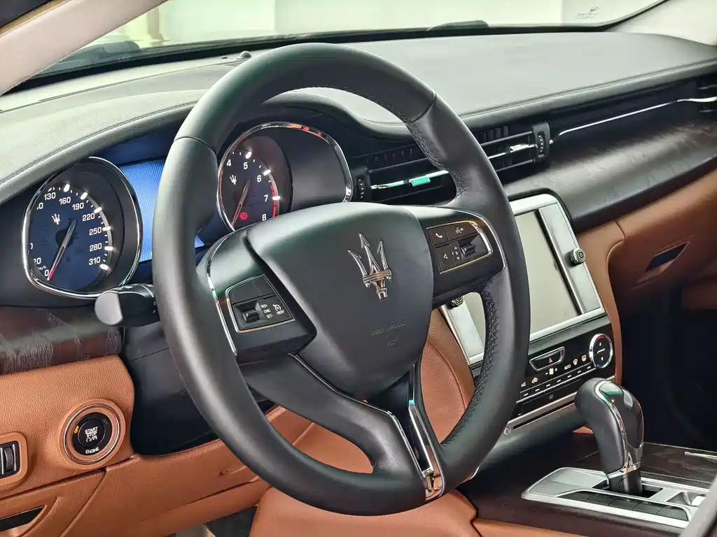 Maserati Quattroporte — миниатюра 9