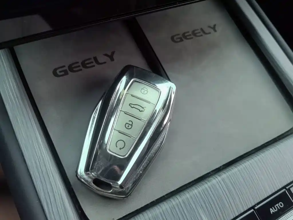 Geely Boyue L — миниатюра 9