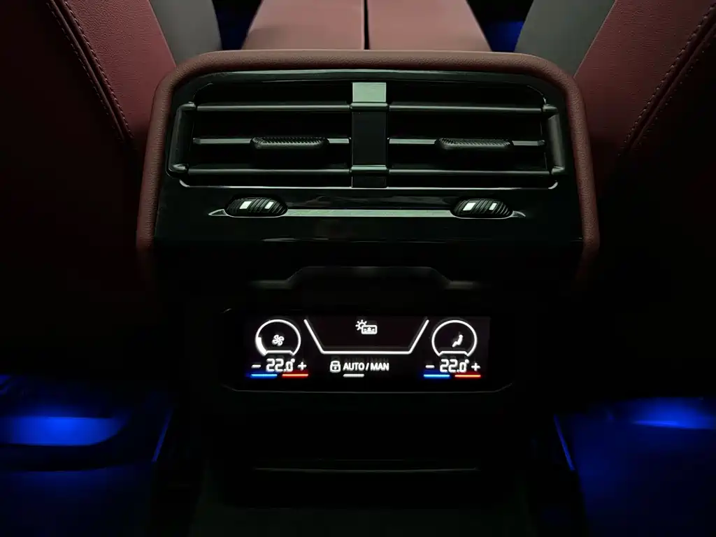 BMW 5 Series — миниатюра 23