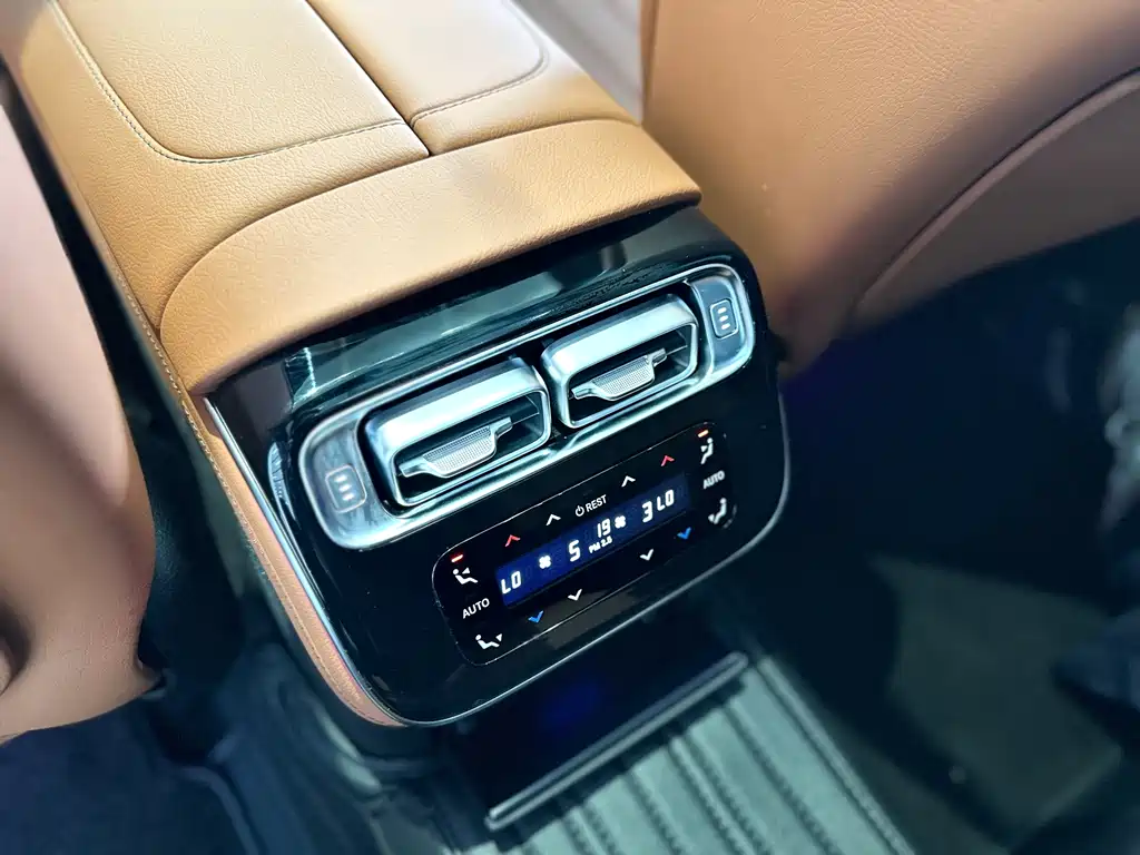 Mercedes-Benz S-Class — миниатюра 14