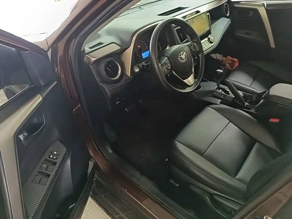 Toyota RAV4 — миниатюра 16