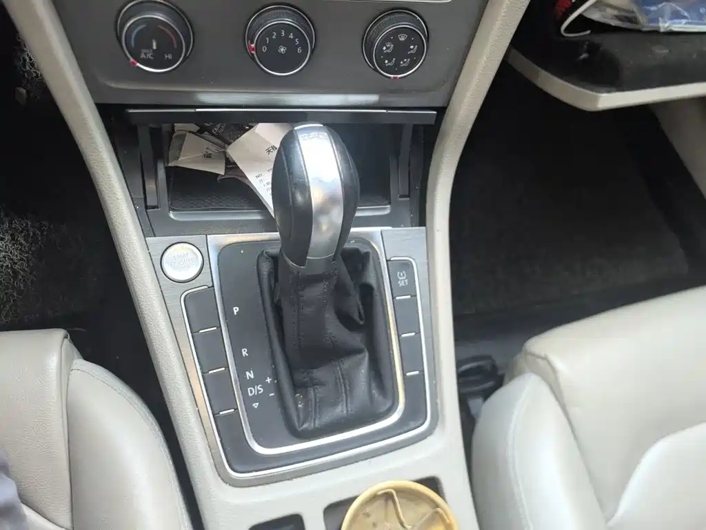 Volkswagen Golf — миниатюра 10