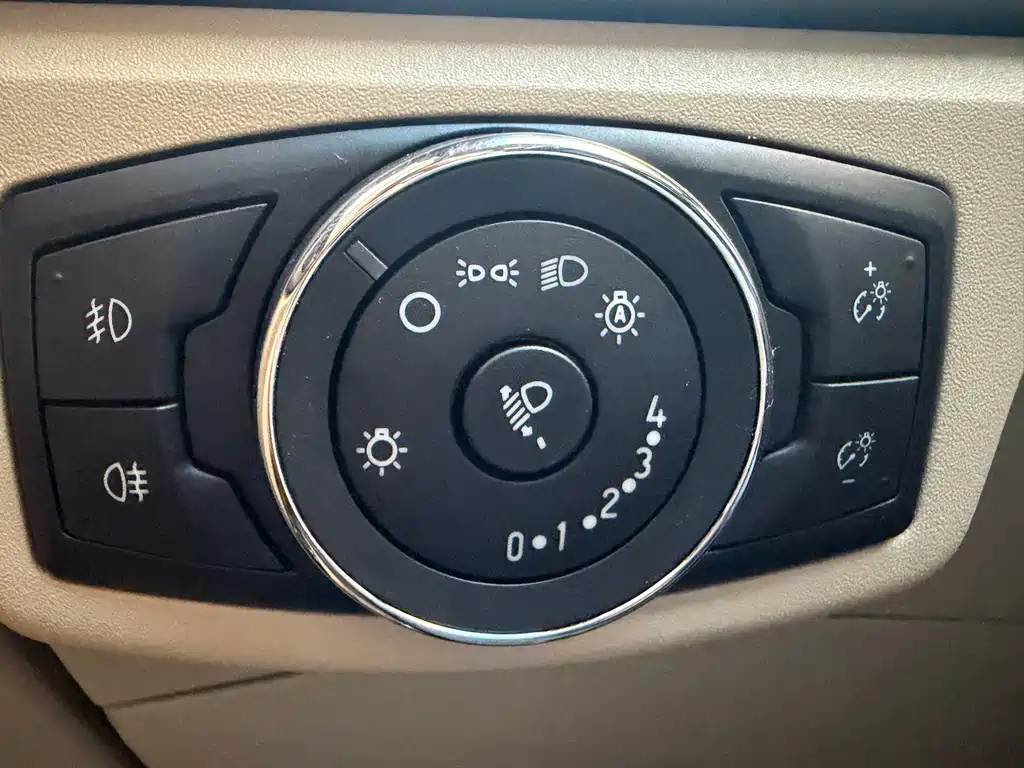 Ford Mondeo — миниатюра 14