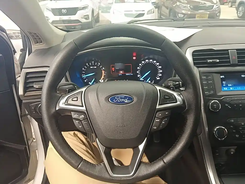 Ford Mondeo — миниатюра 11