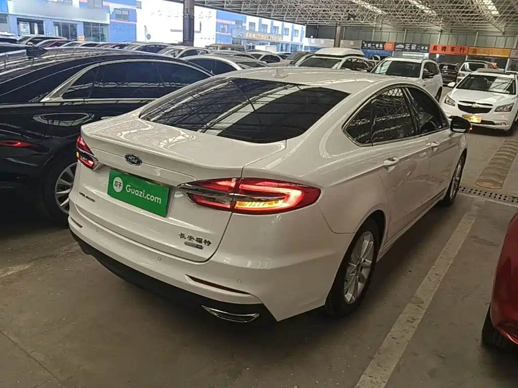 Ford Mondeo — миниатюра 7