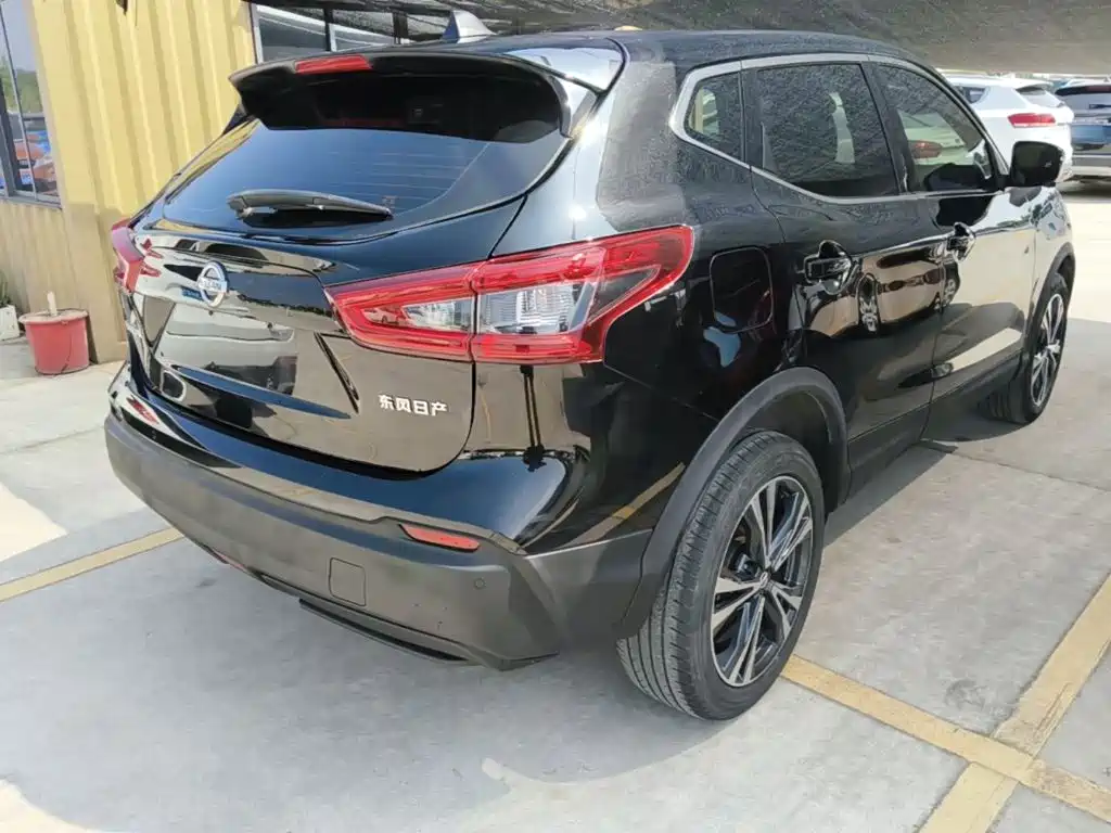 Nissan Qashqai — миниатюра 7
