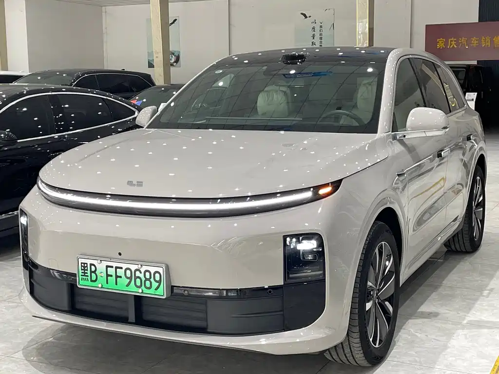 Li Auto Li L6 2025