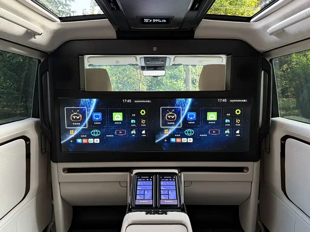Lexus LM — миниатюра 16