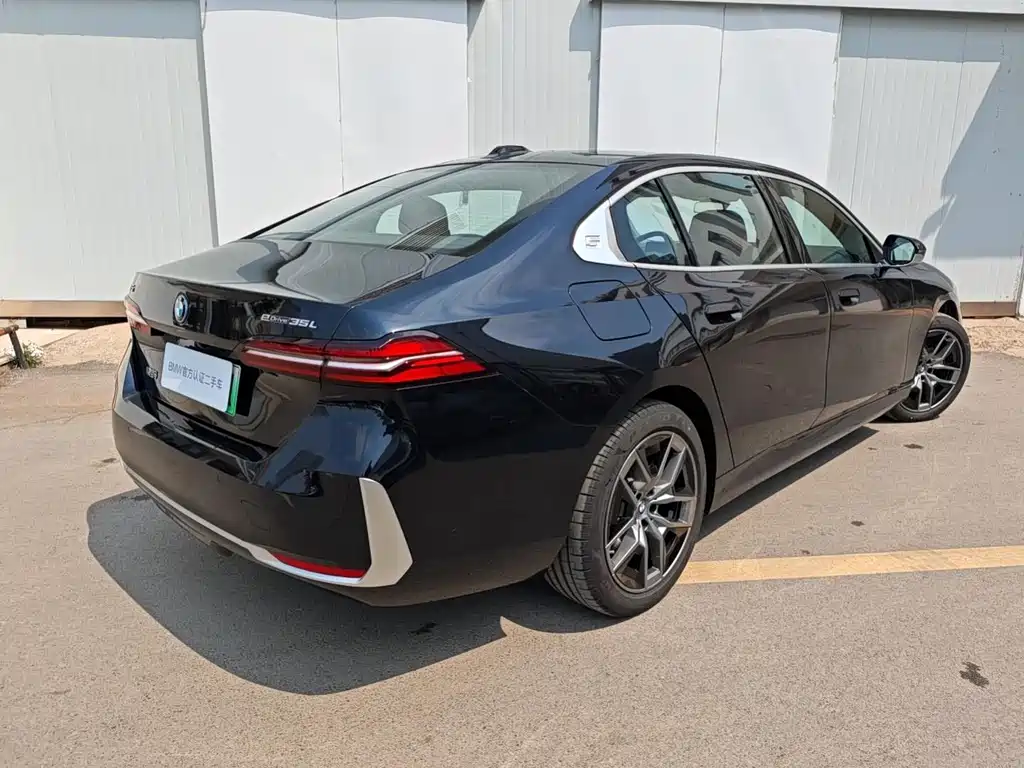 BMW i5 2024 eDrive 35L Luxury