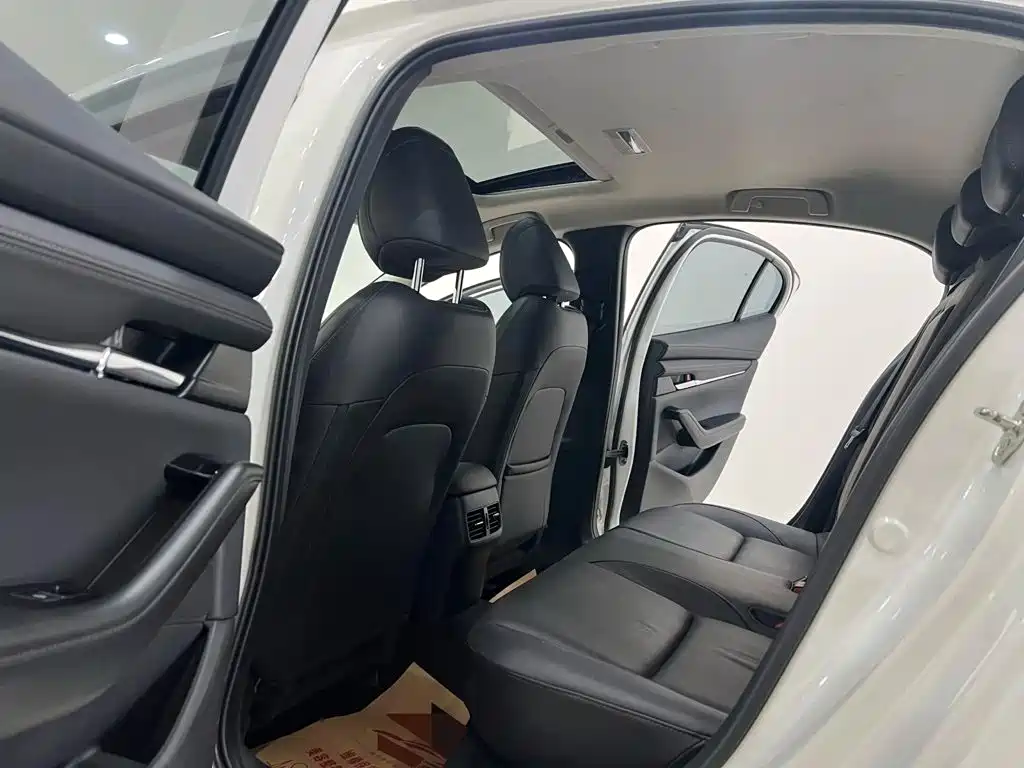 Mazda 3 Axela — миниатюра 7