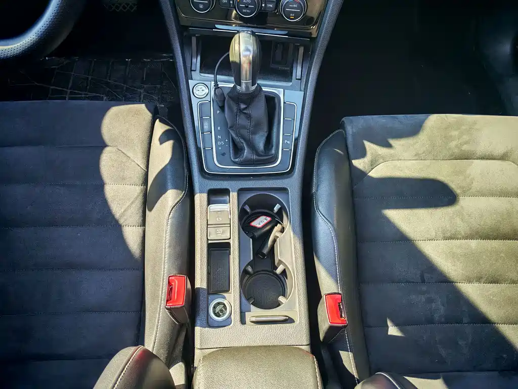 Volkswagen Golf — миниатюра 11