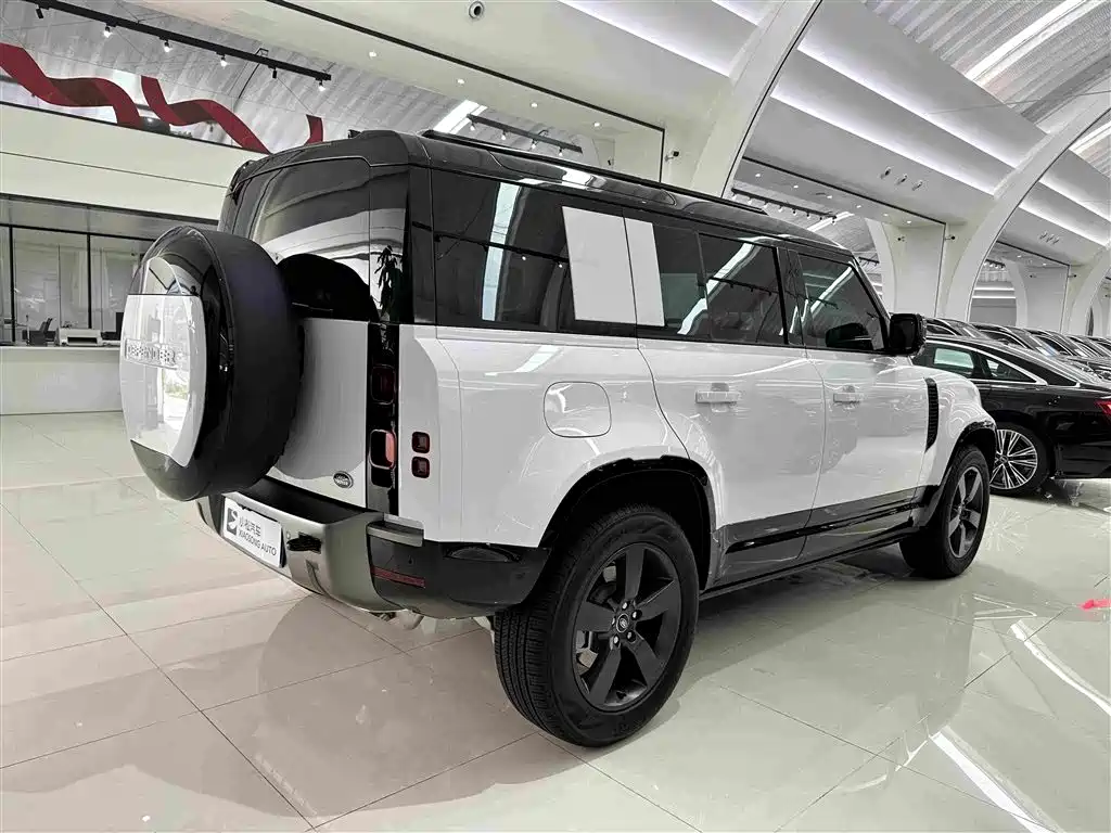 Land Rover Land Rover Defender 2025 110 3.0T P400 X-Dynamic HSE