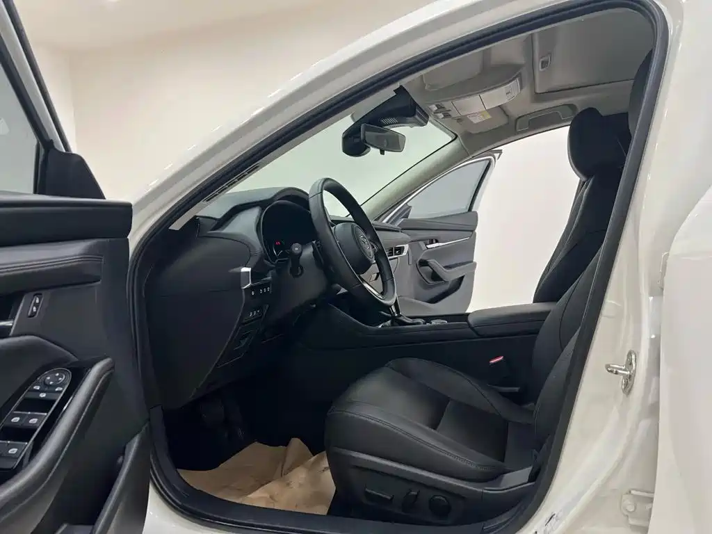 Mazda 3 Axela — миниатюра 4