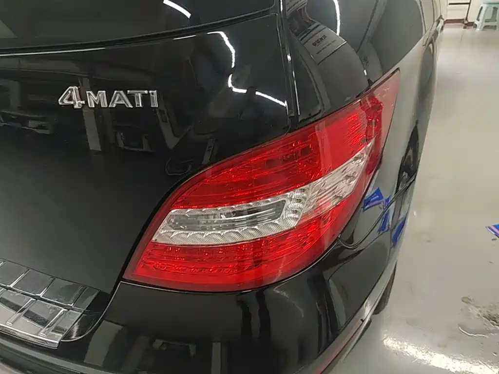Mercedes-Benz R 2017 R 320 4MATIC