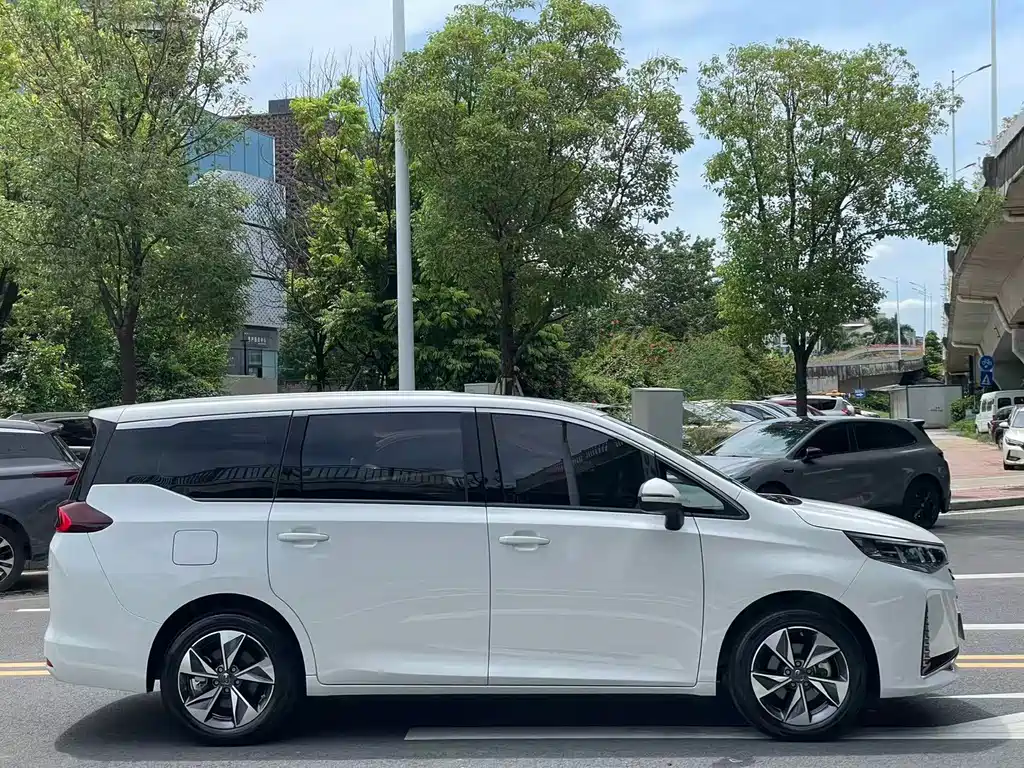 GAC Motor Trumpchi M6 — миниатюра 4