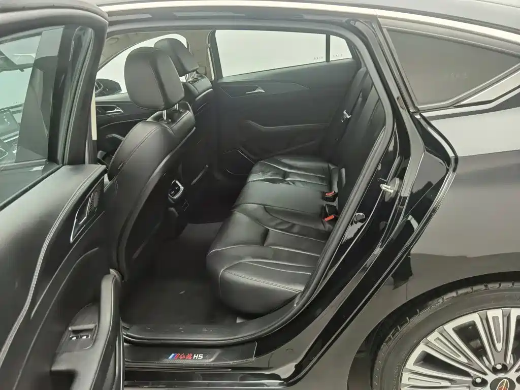 Hongqi Hongqi H5 — миниатюра 15
