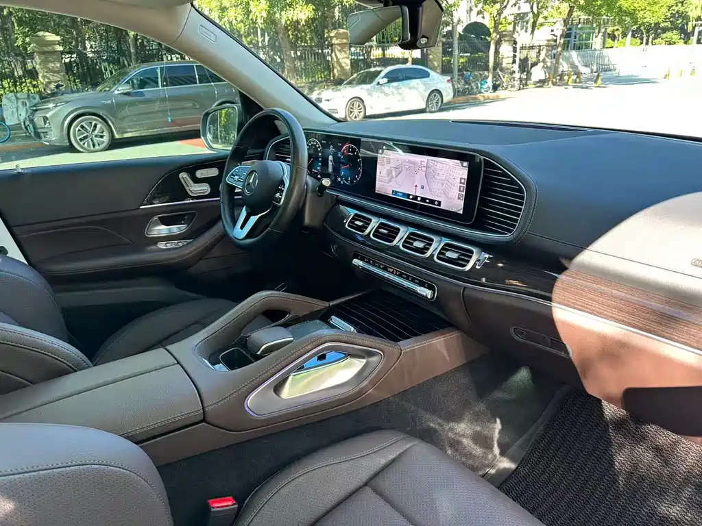 Mercedes-Benz GLE (Import) — миниатюра 13