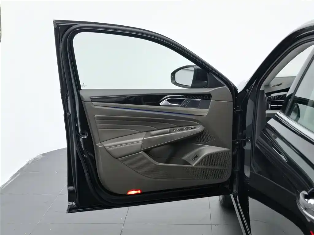 Volkswagen Passat 2021 330TSI Luxury