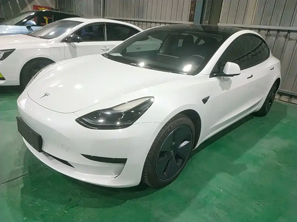 Tesla Model 3 — миниатюра 2