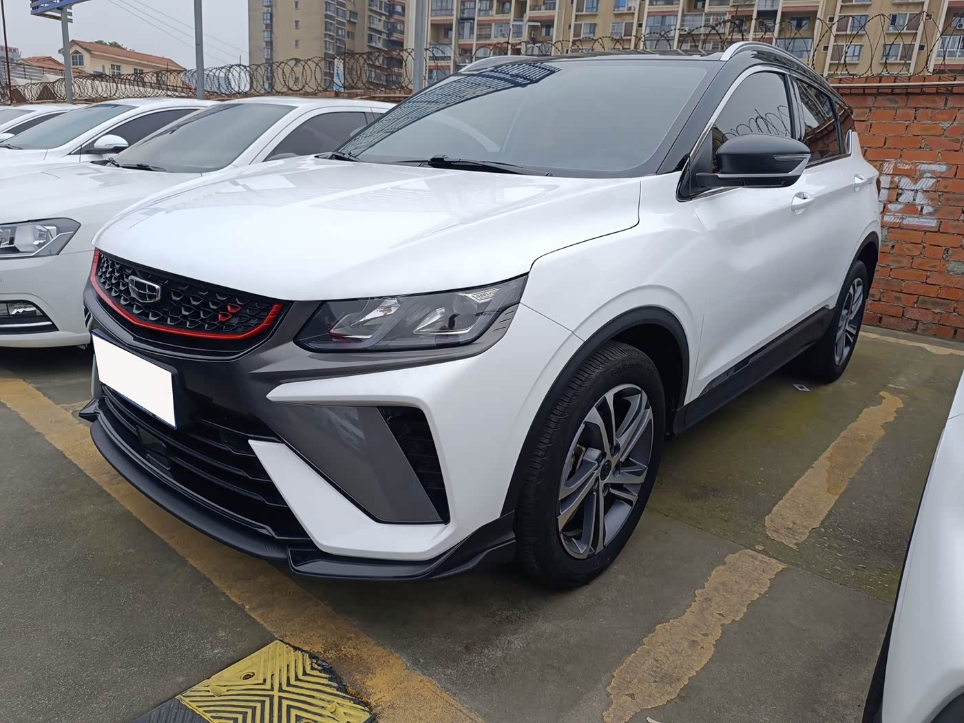 Geely Binyue 1.4 л 2021 г. Белый, пробег 29000 км