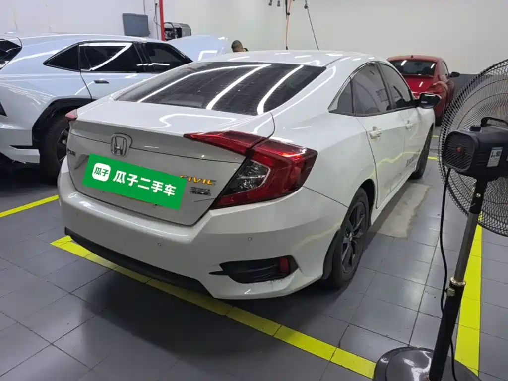 Honda Civic — миниатюра 7