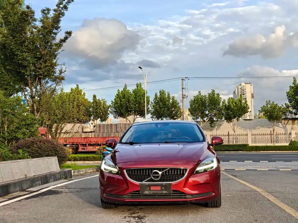 Volvo V40 — миниатюра 2