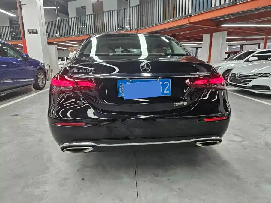 Mercedes-Benz E-Class — миниатюра 12