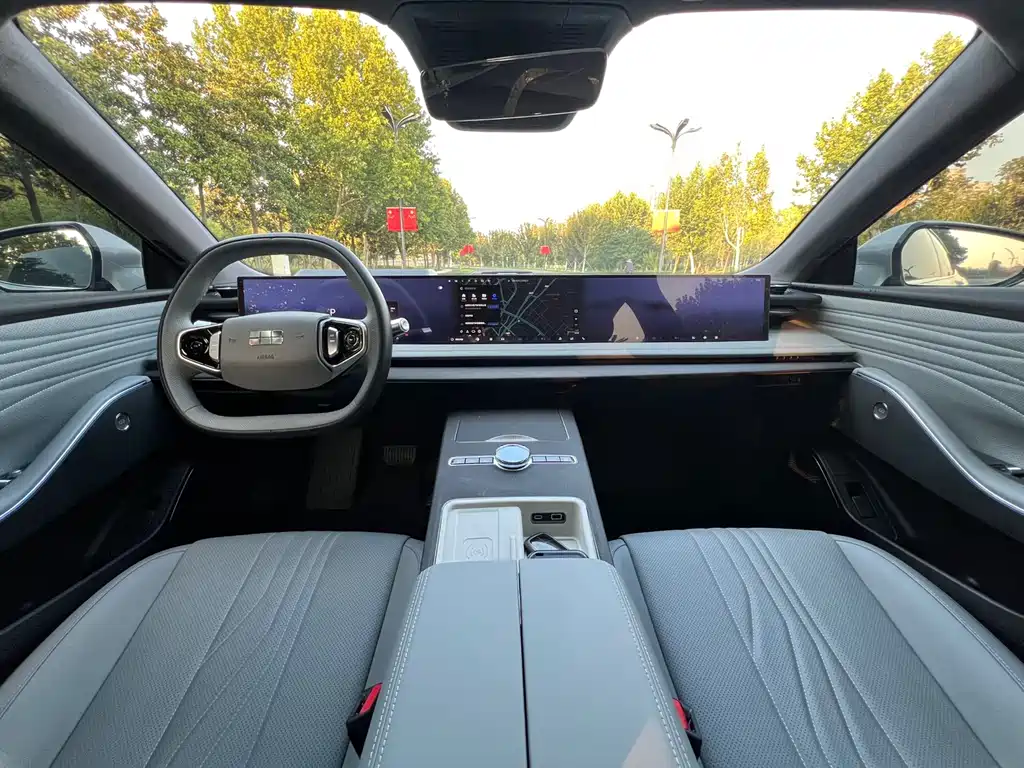 GEELY GALAXY GALAXY E8