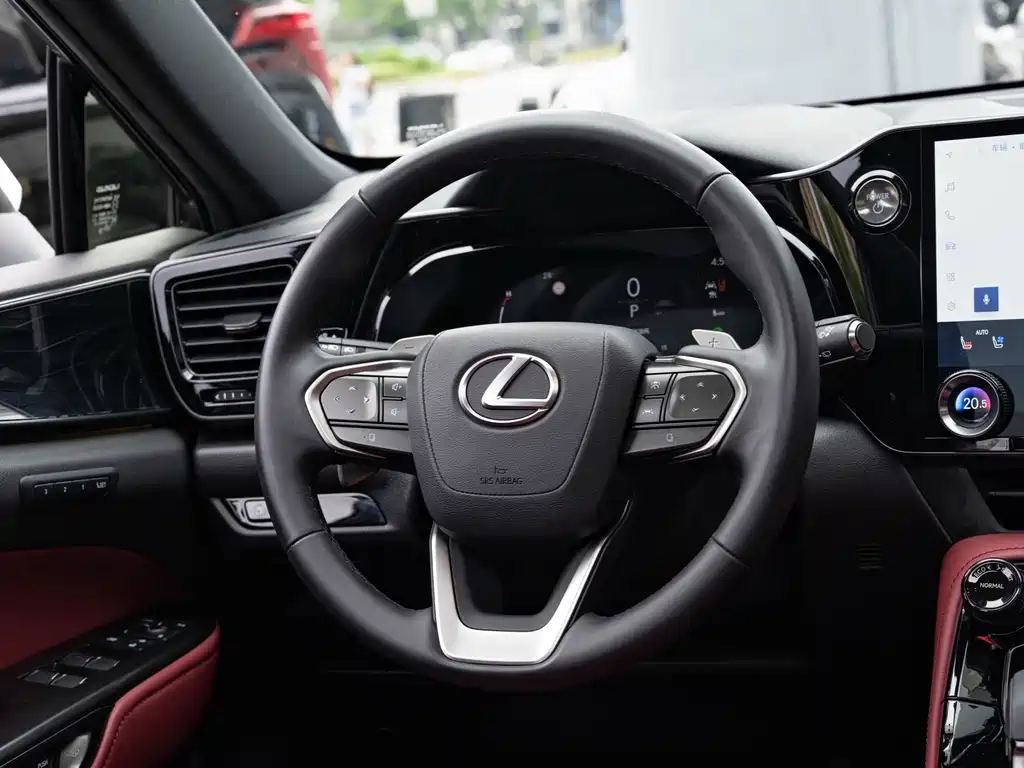 Lexus NX — миниатюра 14
