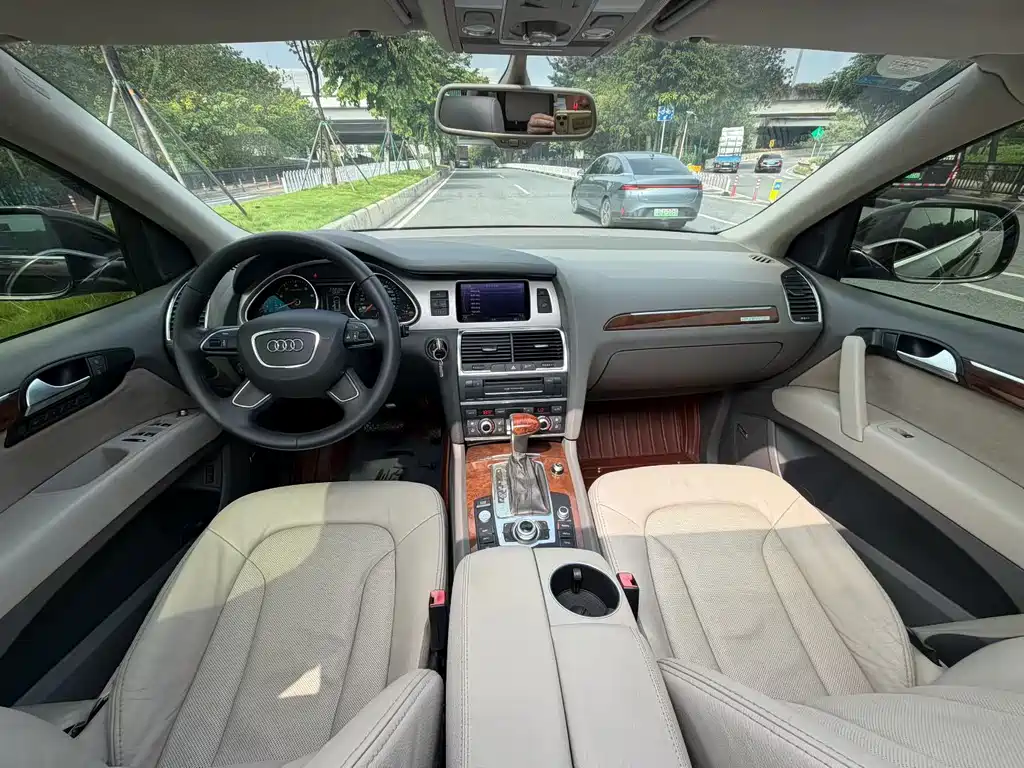 Audi Q7 — миниатюра 9