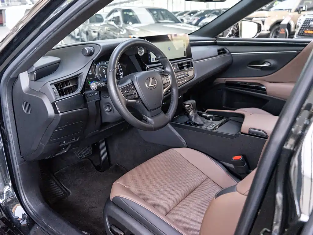 Lexus ES — миниатюра 9