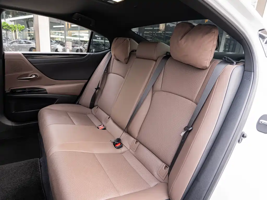 Lexus ES — миниатюра 12