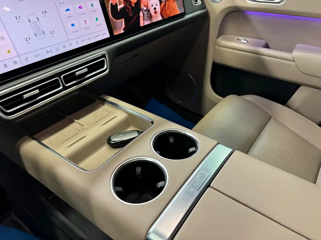 Li Auto Li L8 — миниатюра 10