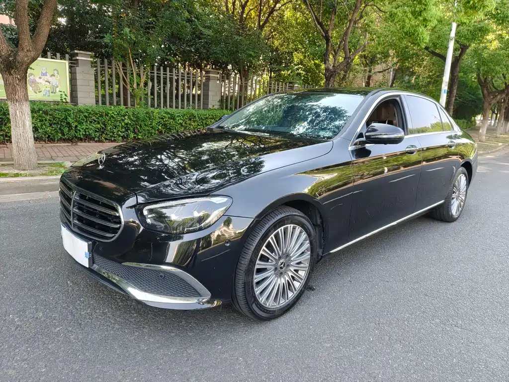 Mercedes-Benz E-Class — миниатюра 2