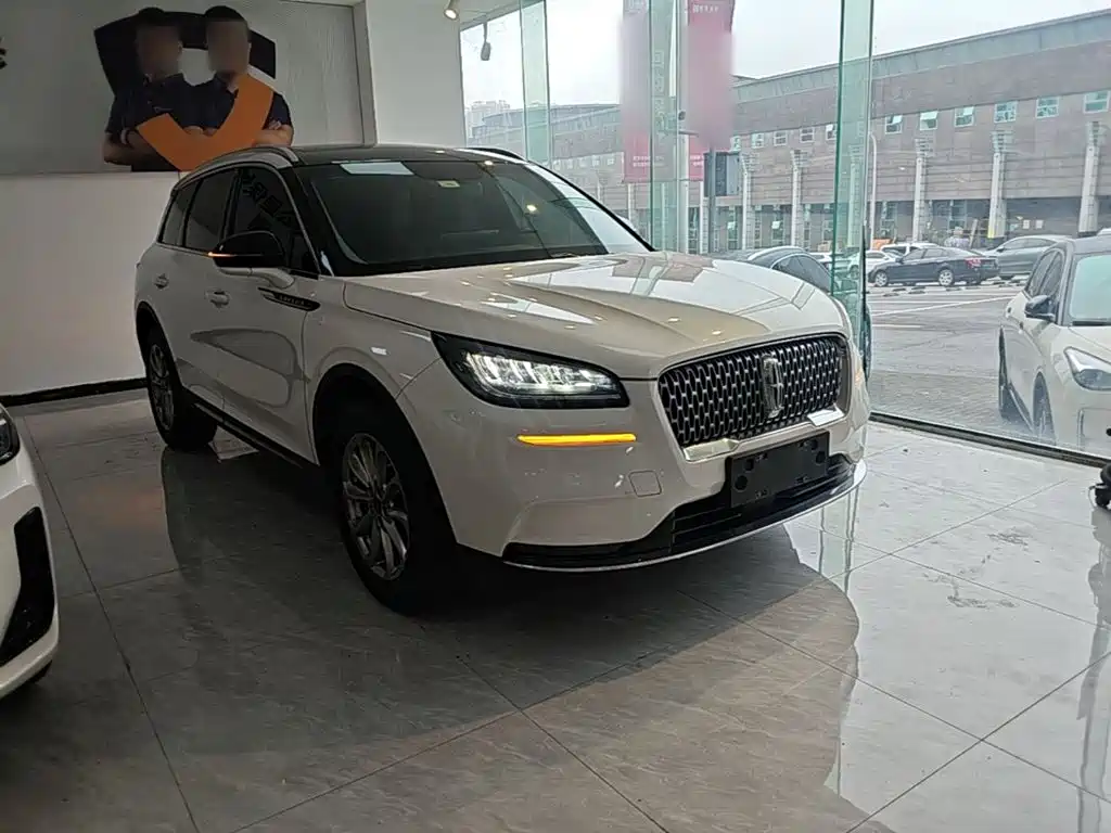 Lincoln Corsair — миниатюра 4