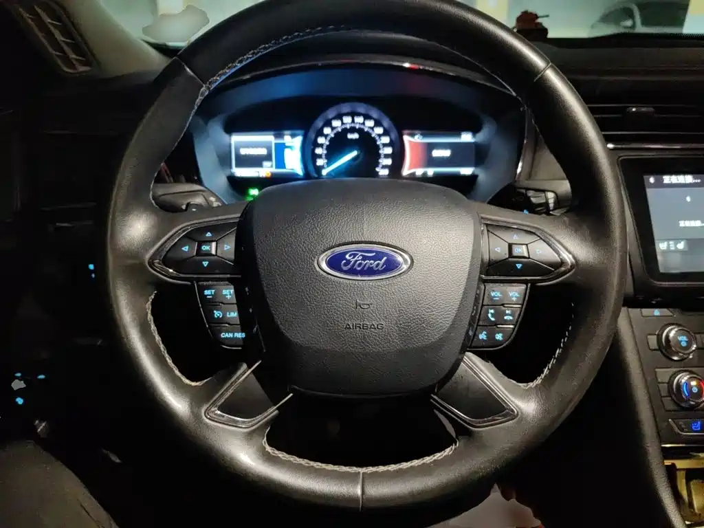 Ford Taurus — миниатюра 7
