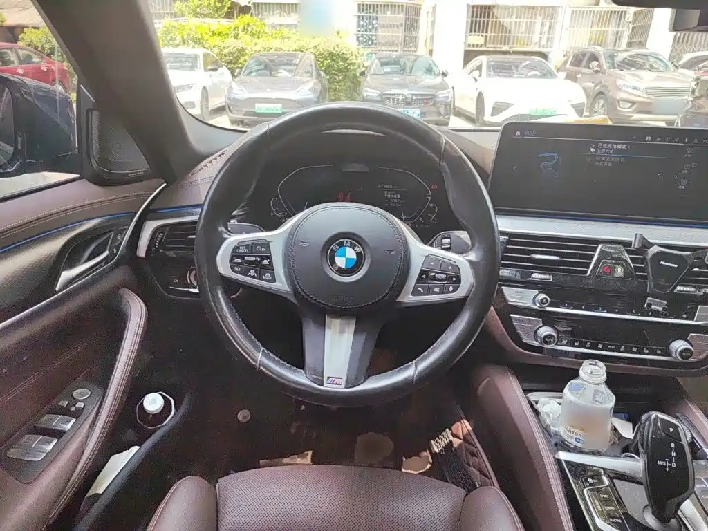 BMW 5 Series New Energy — миниатюра 6