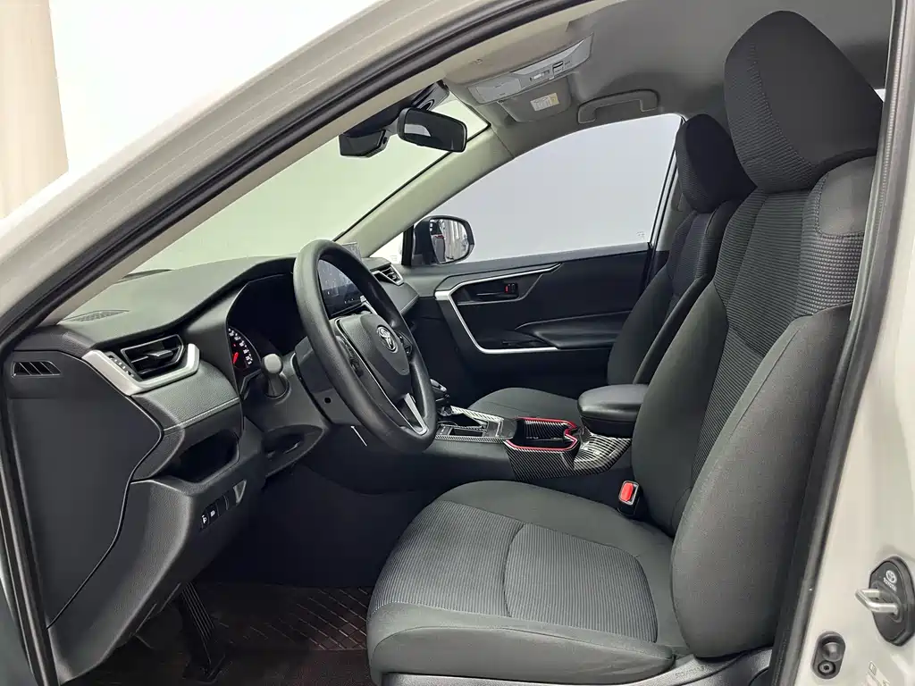 Toyota RAV4 — миниатюра 3