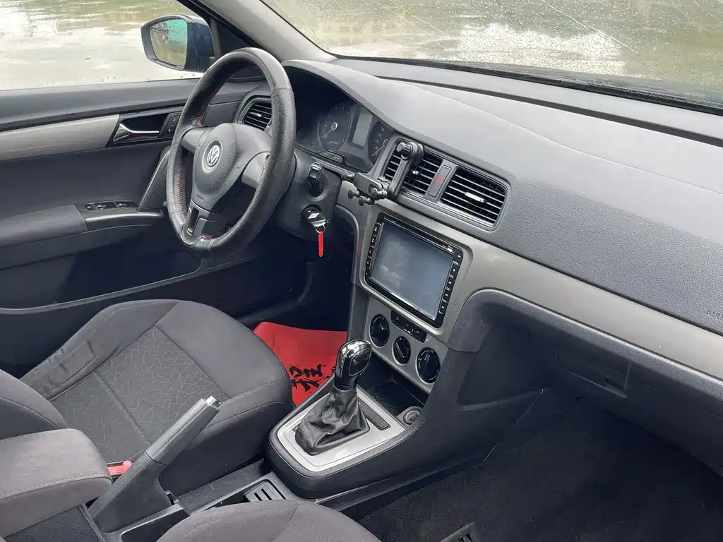 Volkswagen Lavida — миниатюра 4