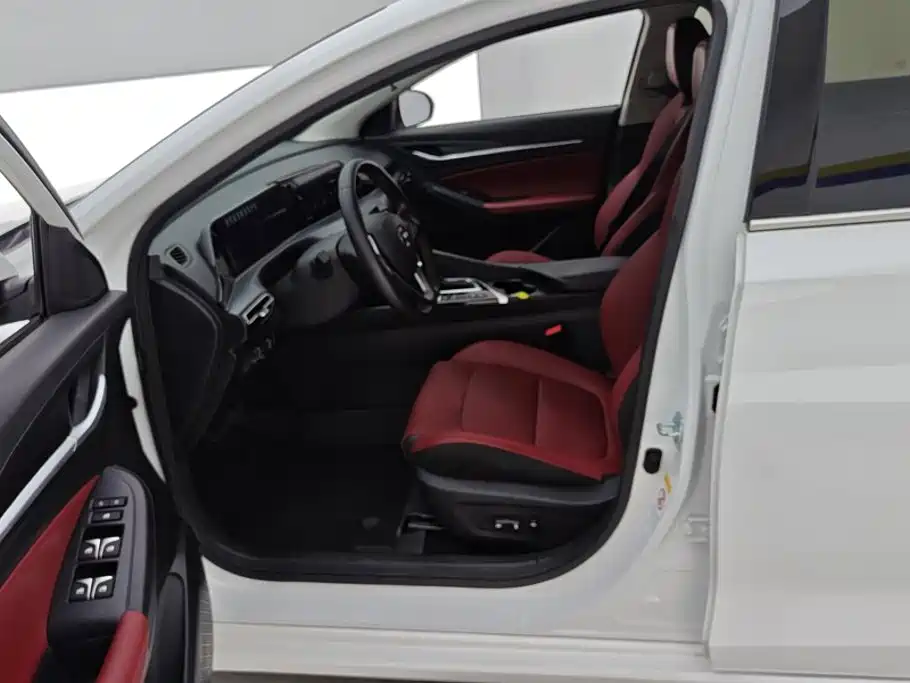 Changan Eado — миниатюра 9