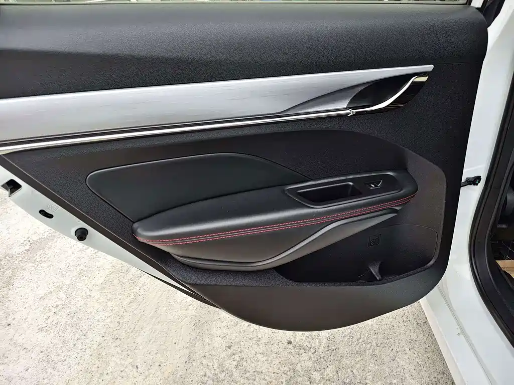 Geely Binrui — миниатюра 9